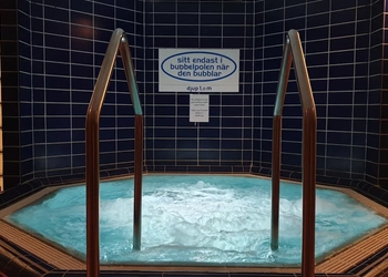 Bubbelpool i badhus