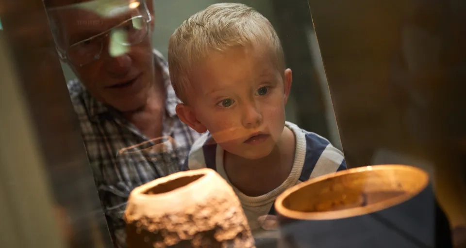 Barn aktiverar sig på Vitlycke museum
