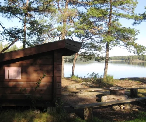 Lägerplats på Lövön. 