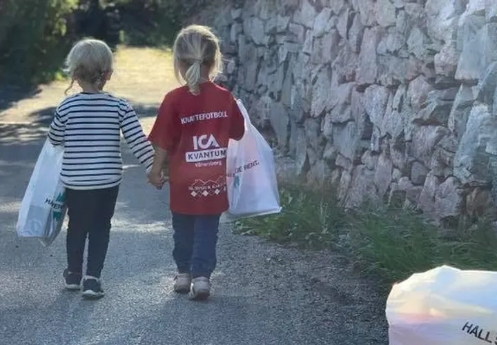 Hela Blåsut plockar skräp!