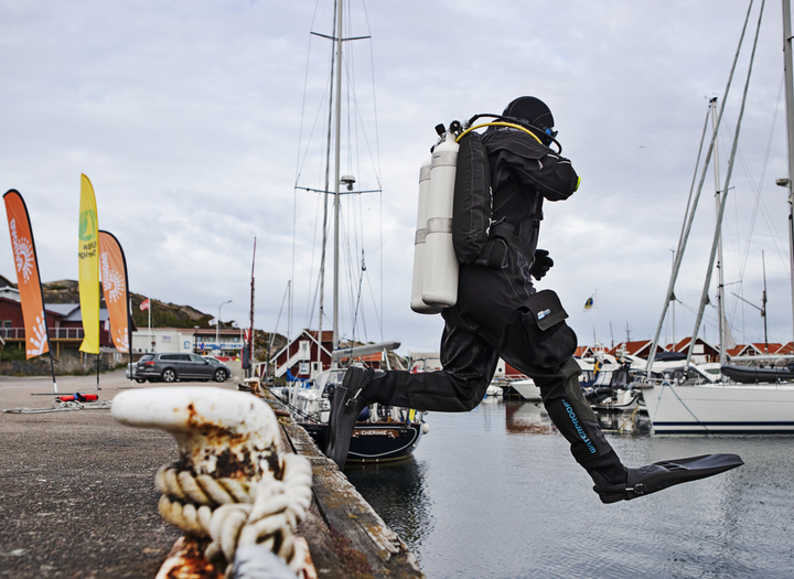 Vad döljer sig under ytan i Marstrands hamn?