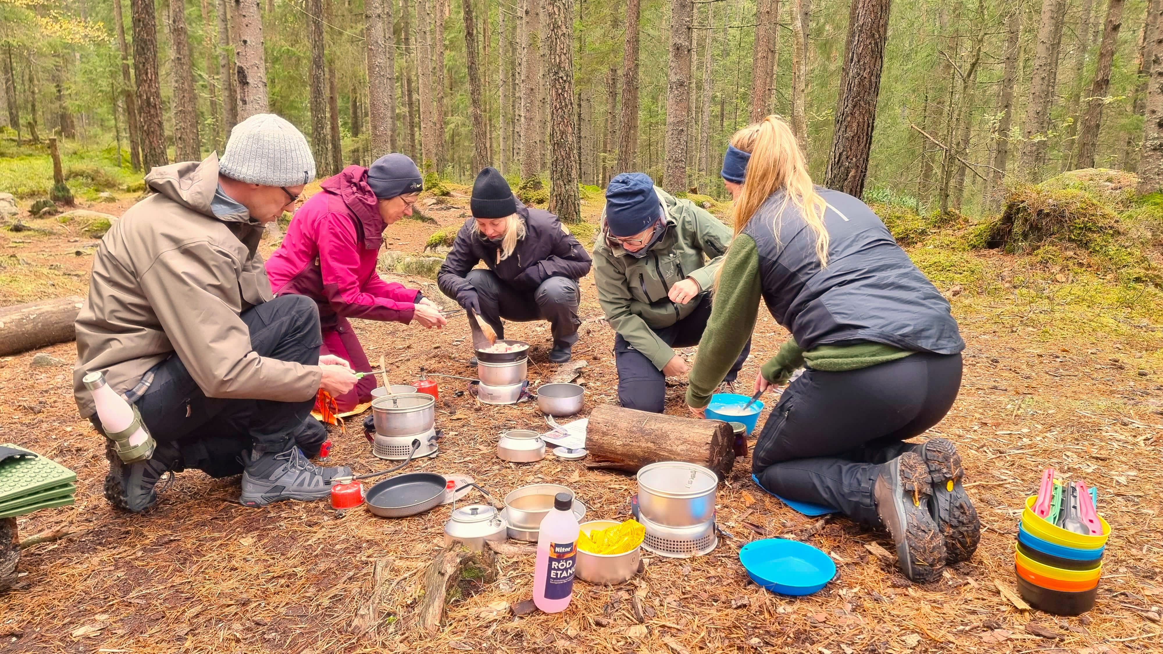Laga mat med friluftskök