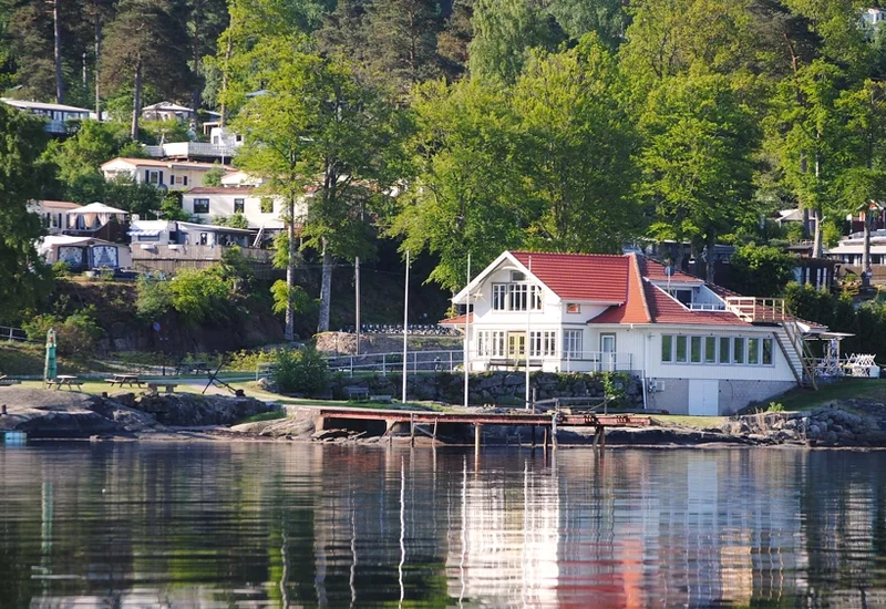 Anfasteröd Gårdsvik - Skärgårdsvilla precis vid kustremsan