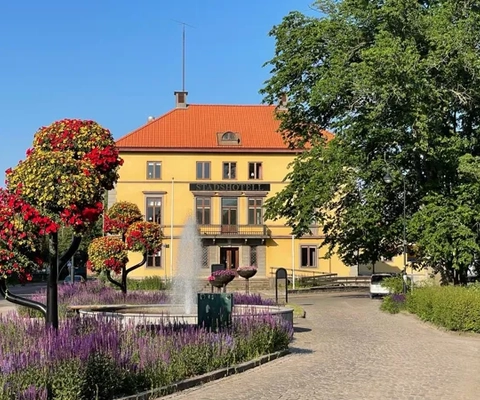 Vy över Tidaholms stadshotell