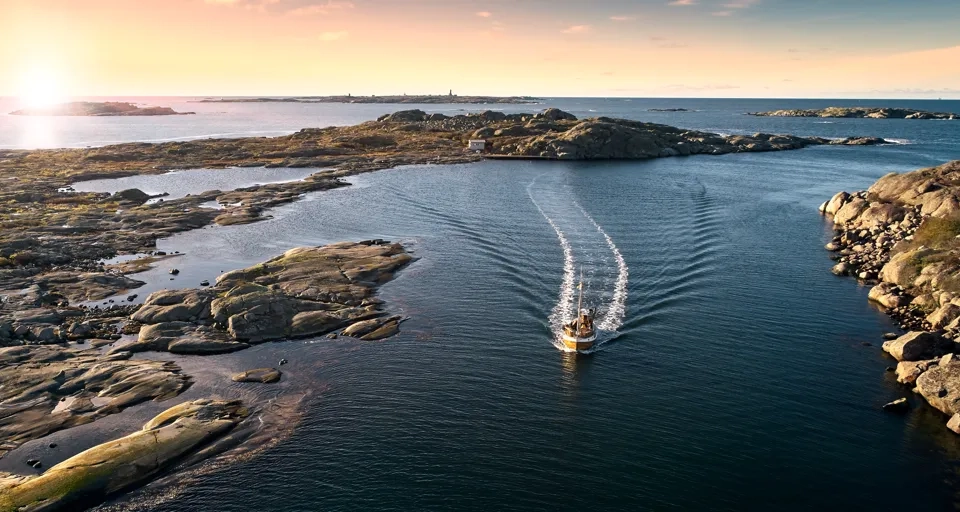 Båt i skärgården.