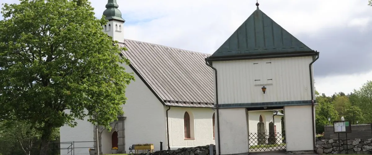 Ännu doftar kärlek på promenad genom stan