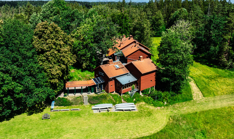 Miljöer på platåbergen Halle- och Hunneberg.