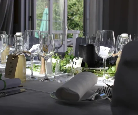 Dukning med vinglas