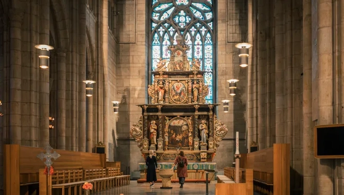 Interiör bild av Skara Domkyrka.