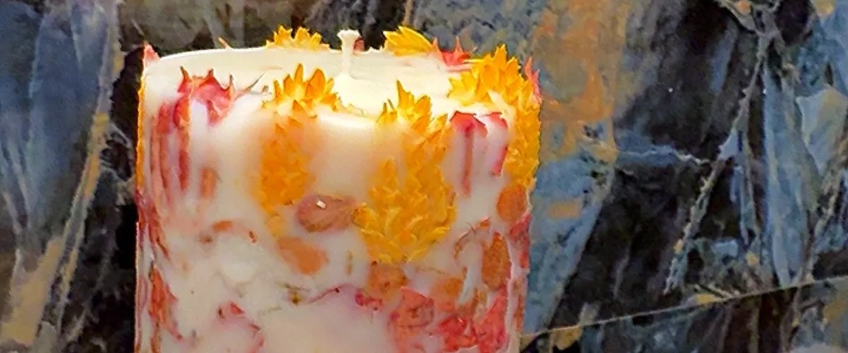 Handgjort ljus av Azam Liravian