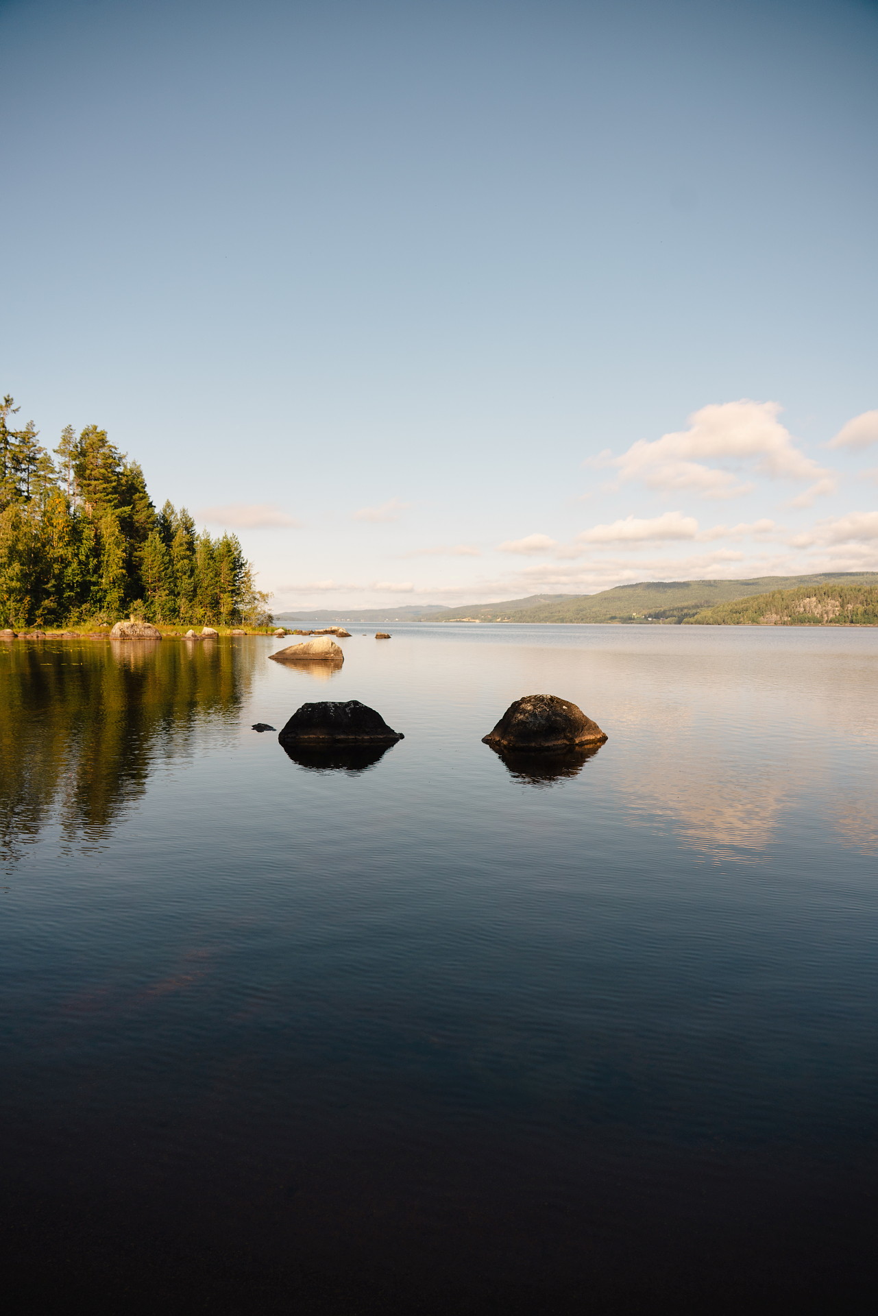 Vandring vid Fröfjorden - Pilgrimsled i medel-svår terräng