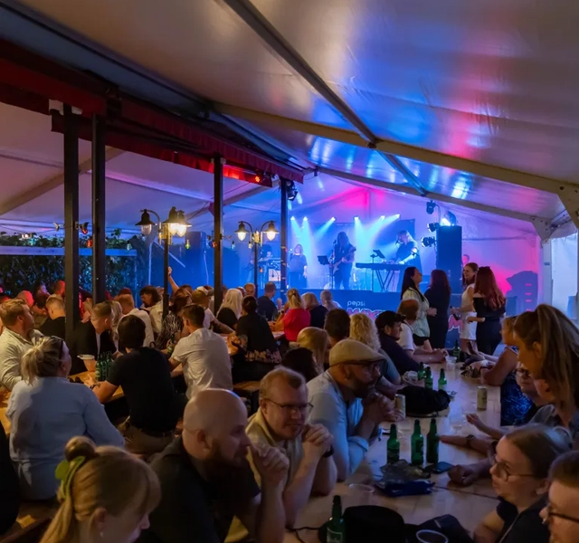 Festtält under Fallens Dagar