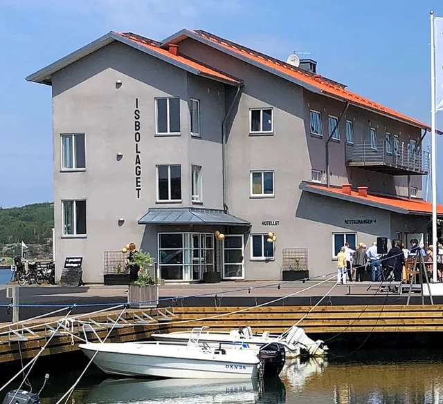 Entrén till Isbolaget på Donsö.