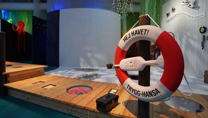 Packade sillar i utställningen Hej havet! på Bohusläns Museum