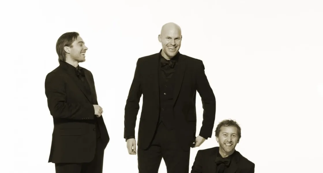 Humorkväll i april april..