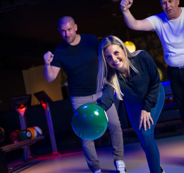 Bowling på Winnie Lane Bar n’ Bowling Court