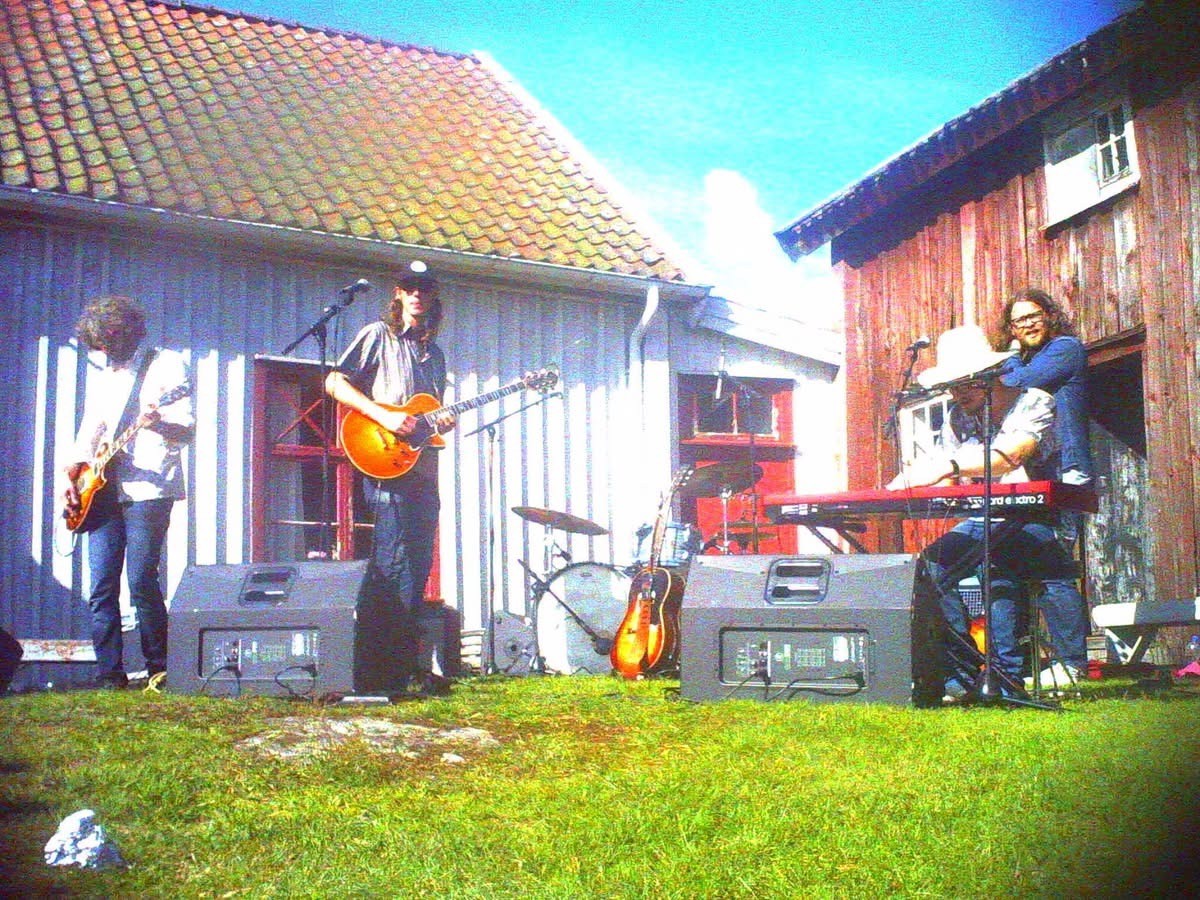 Musik på Skräcklan, Berg & Bedragare