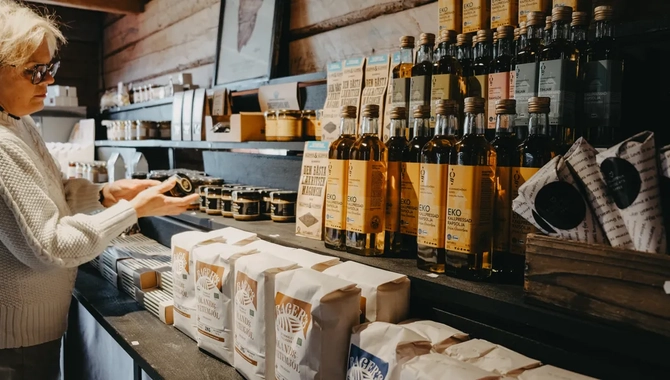 Lilla Saluhallen/Hofsnäs Herrgård_x000D_