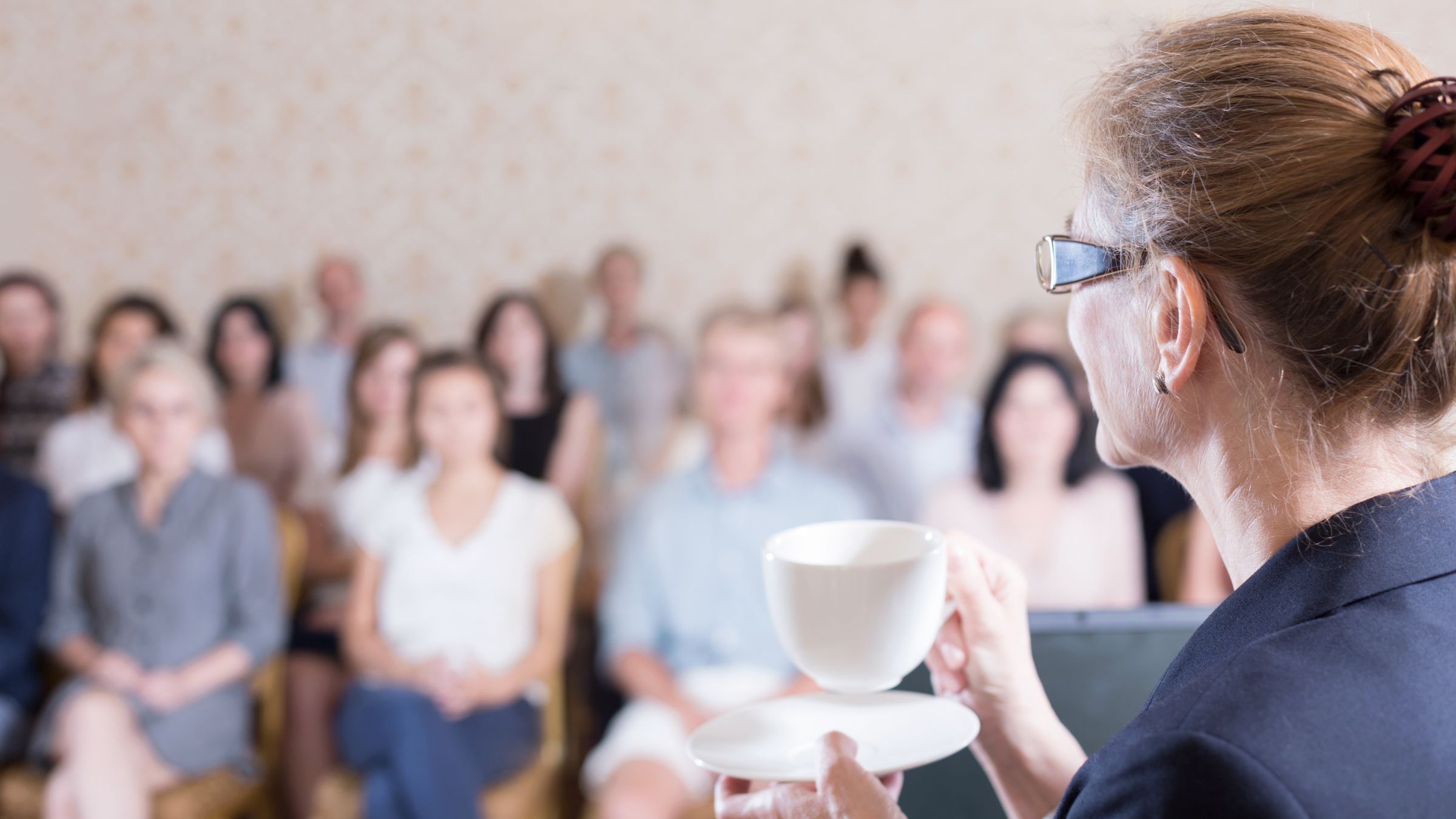 Fika och Filosofi: Evangelium i skuggan av kriget