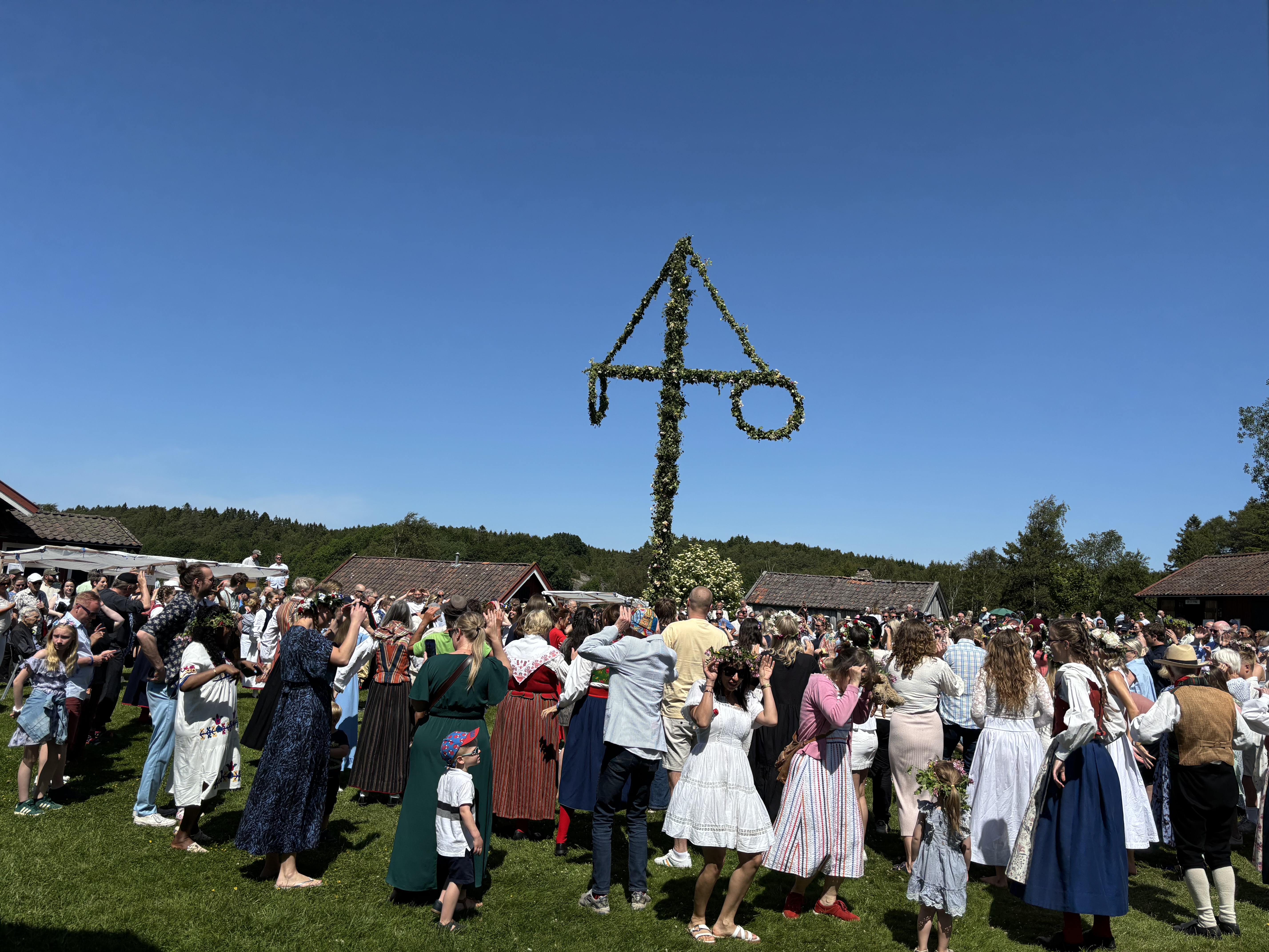 Midsommardans på Bräcke Hembygdsgård