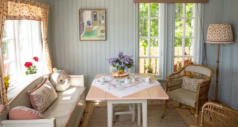 Trädhushotell mitt i naturen.