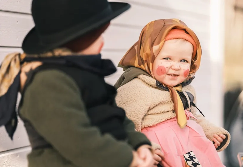 Ansiktsmålning till påskfirande