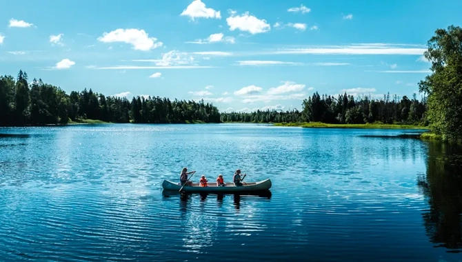 Miljöer på platåbergen Halle- och Hunneberg.