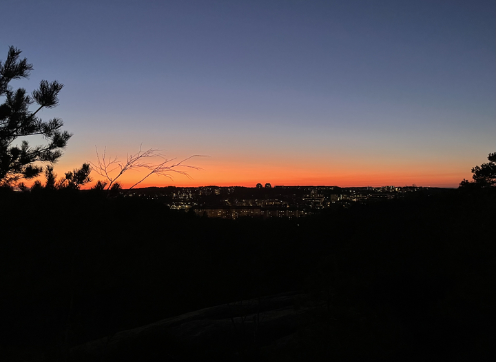 Tyst nattvandring i Änggårdsbergen med samtal runt elden