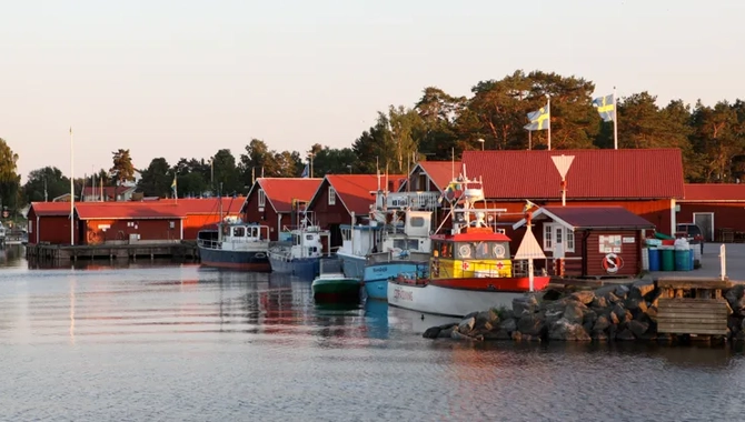 En sommar på Spikens Fiskehamn.