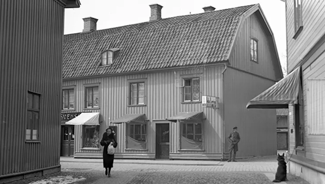 Gammalt foto på Olins gränd Skara