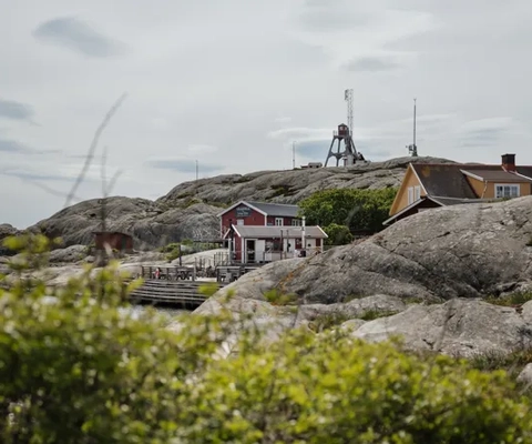 Bebyggelse i skärgårdsmiljö.