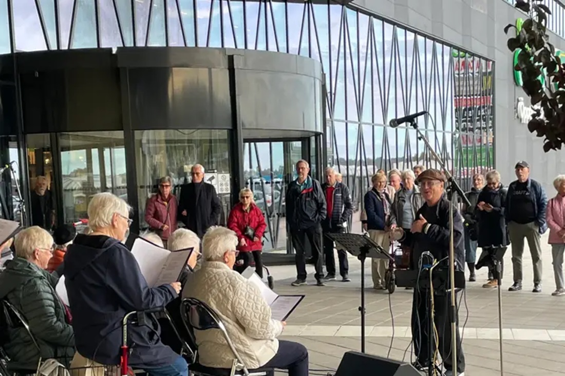 PRO Skogslyckan kör Glädje & Lust uppträder på Torp 