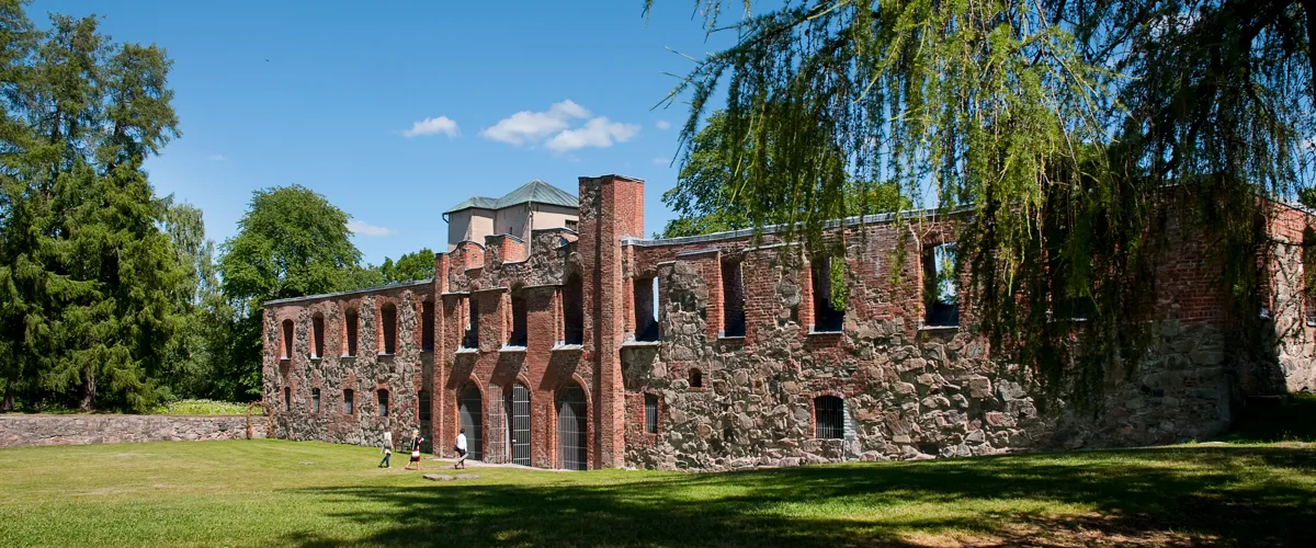 Gratis guidad vandring i Gräfsnäs Slottspark
