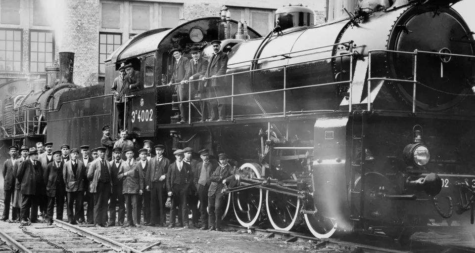 Gammalt foto av ett ånglok