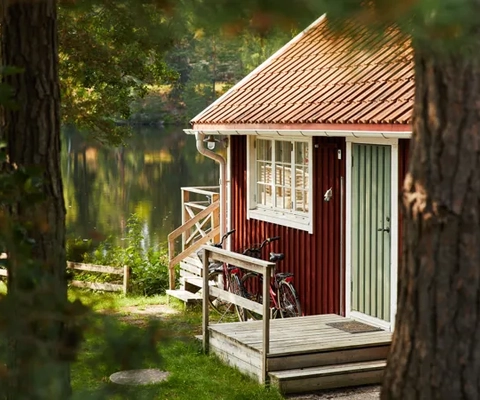 Hyr en stuga vid Dalslands kanal.