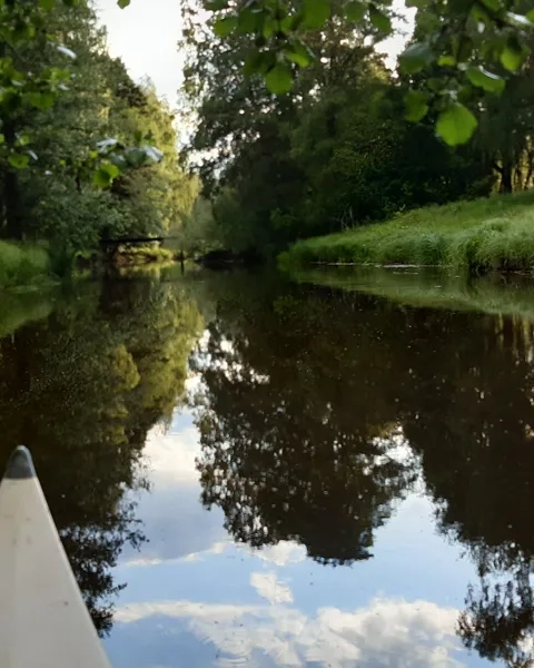 Kanotpaddling på ån Flian vid Herrtorps Qvarn