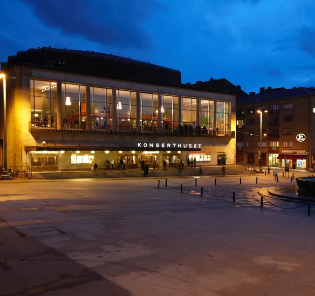 Poseidon och Göteborgs Konserthus.