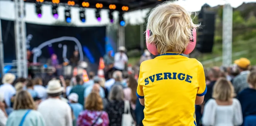 Konsert med Bob hund vid pilane på Tjörn