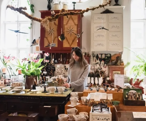 Kvinna i Kerstins Ateljé