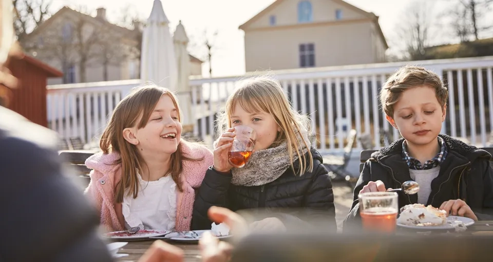 Fika ute vid Gunnebo Slott
