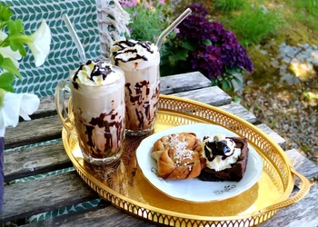 Närbild fika slussboden