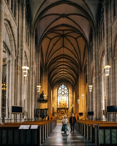 Interiör bild av Skara Domkyrka.