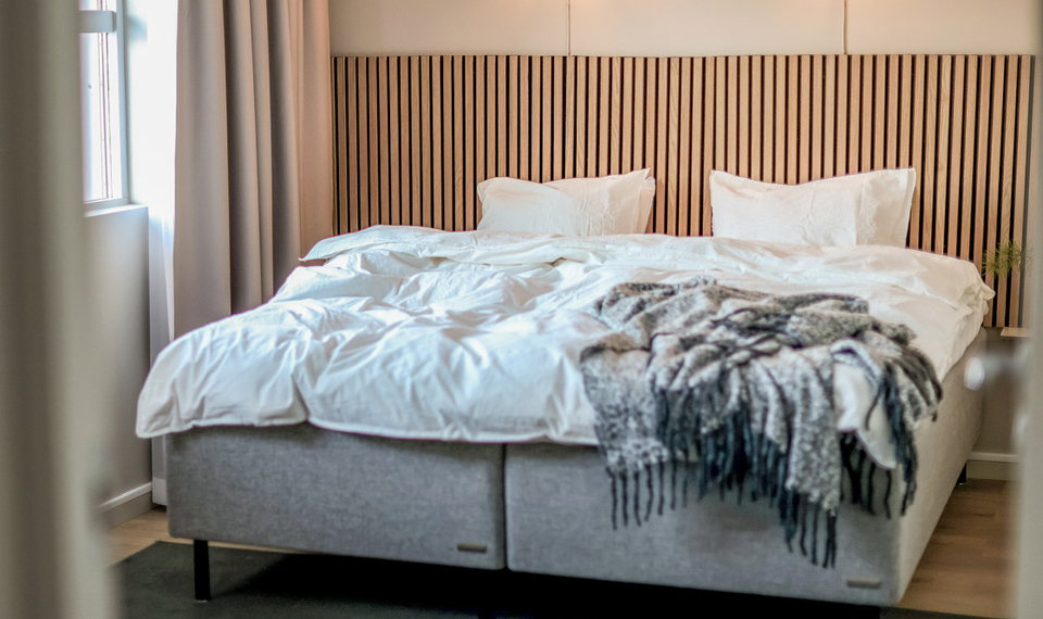 Hotellsäng för två personer.