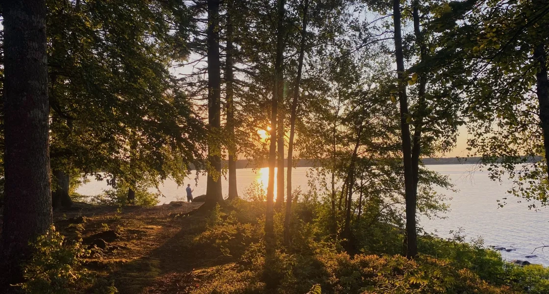 Fiskare i kvällsljus