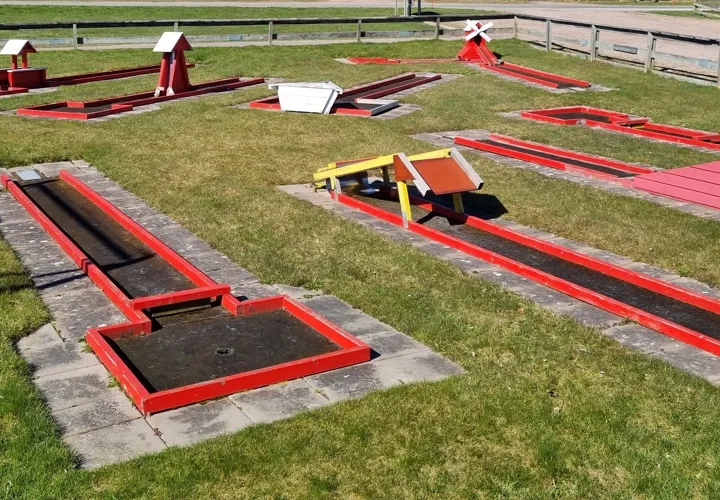 Minigolf vid Fröjereds badplats