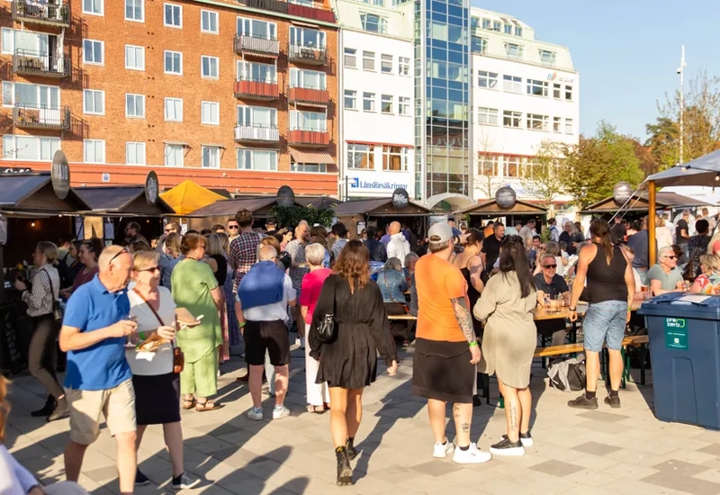 Restaurangbodar på torg