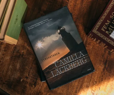 Böcker på ett bord.