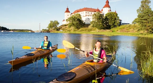 Paddling at Läckö castle