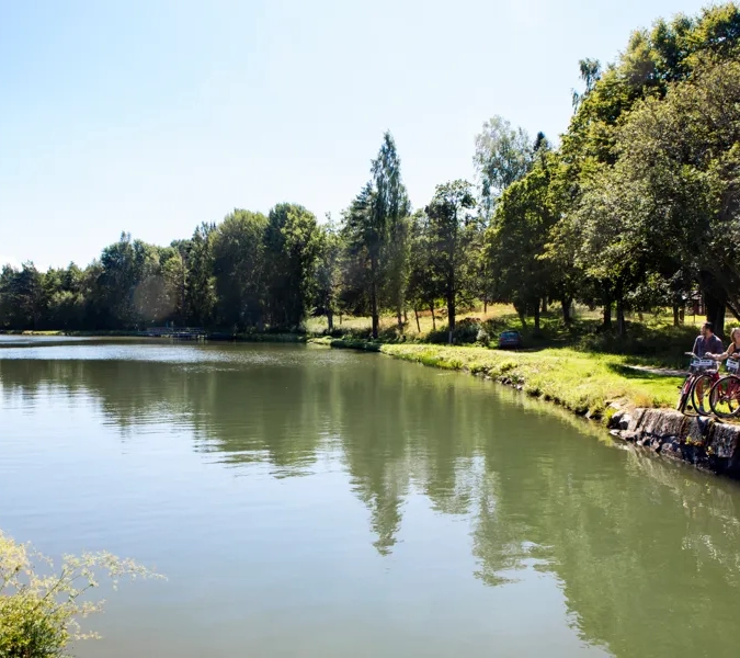Cyklister utmed Göta Kanal