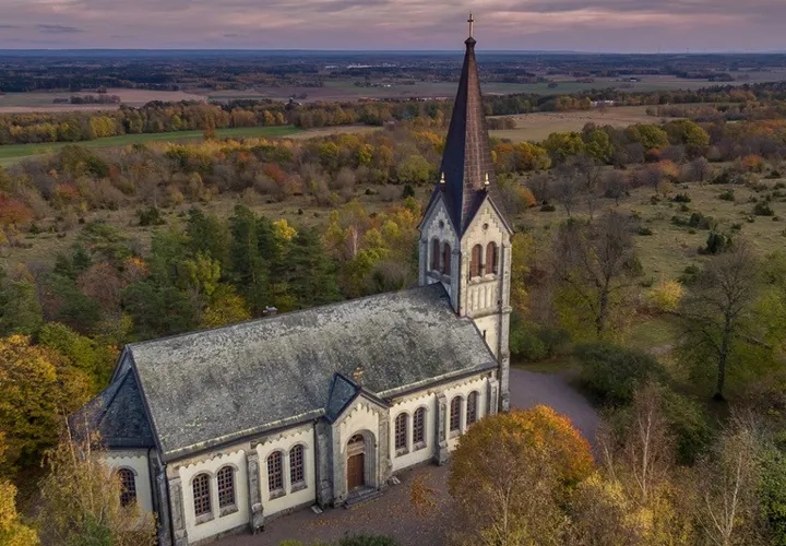 Österplana Agriturismo kyrka